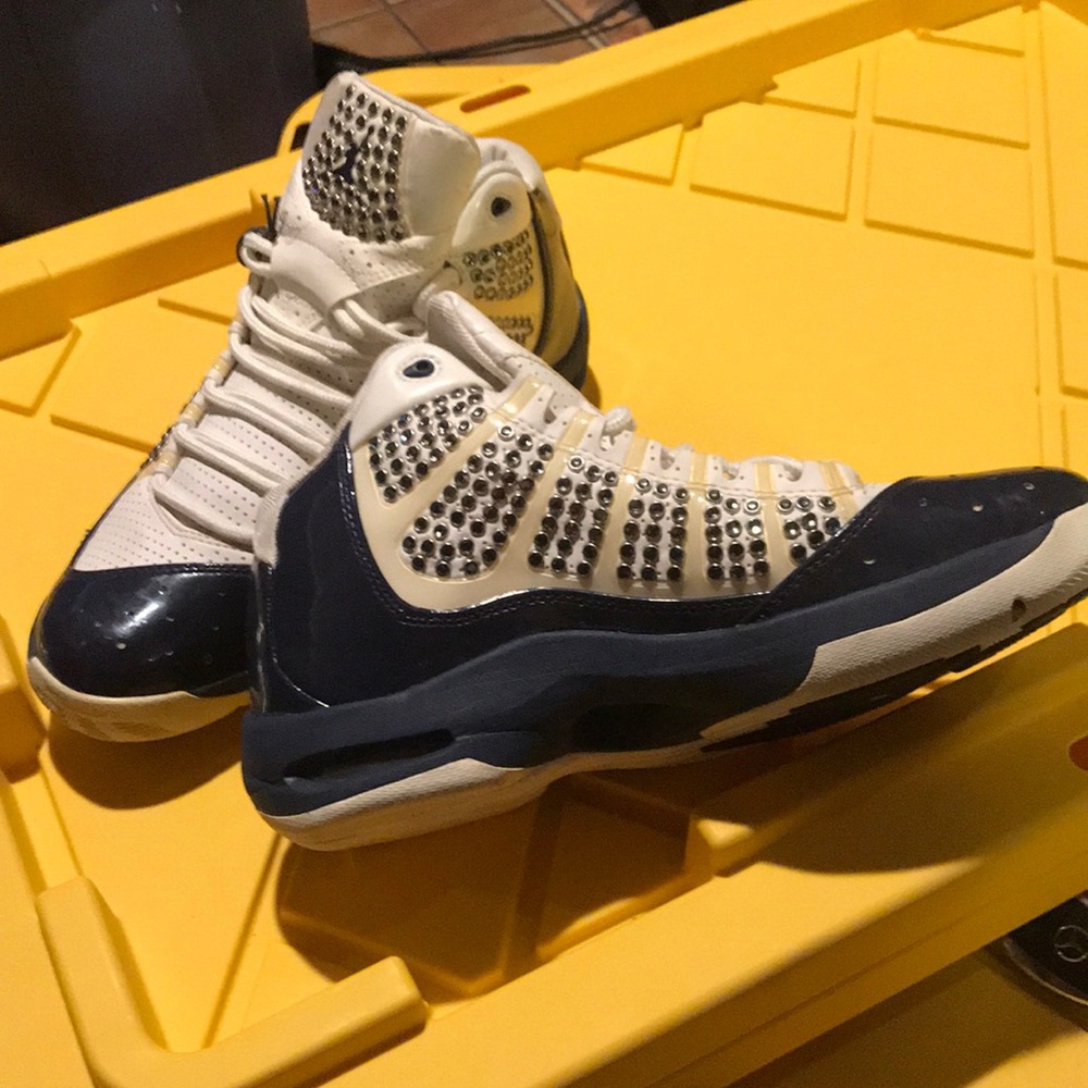 NWOT JORDANS NAVY BLUE /WHITE WITH STUDS/STONES SIZE 9”